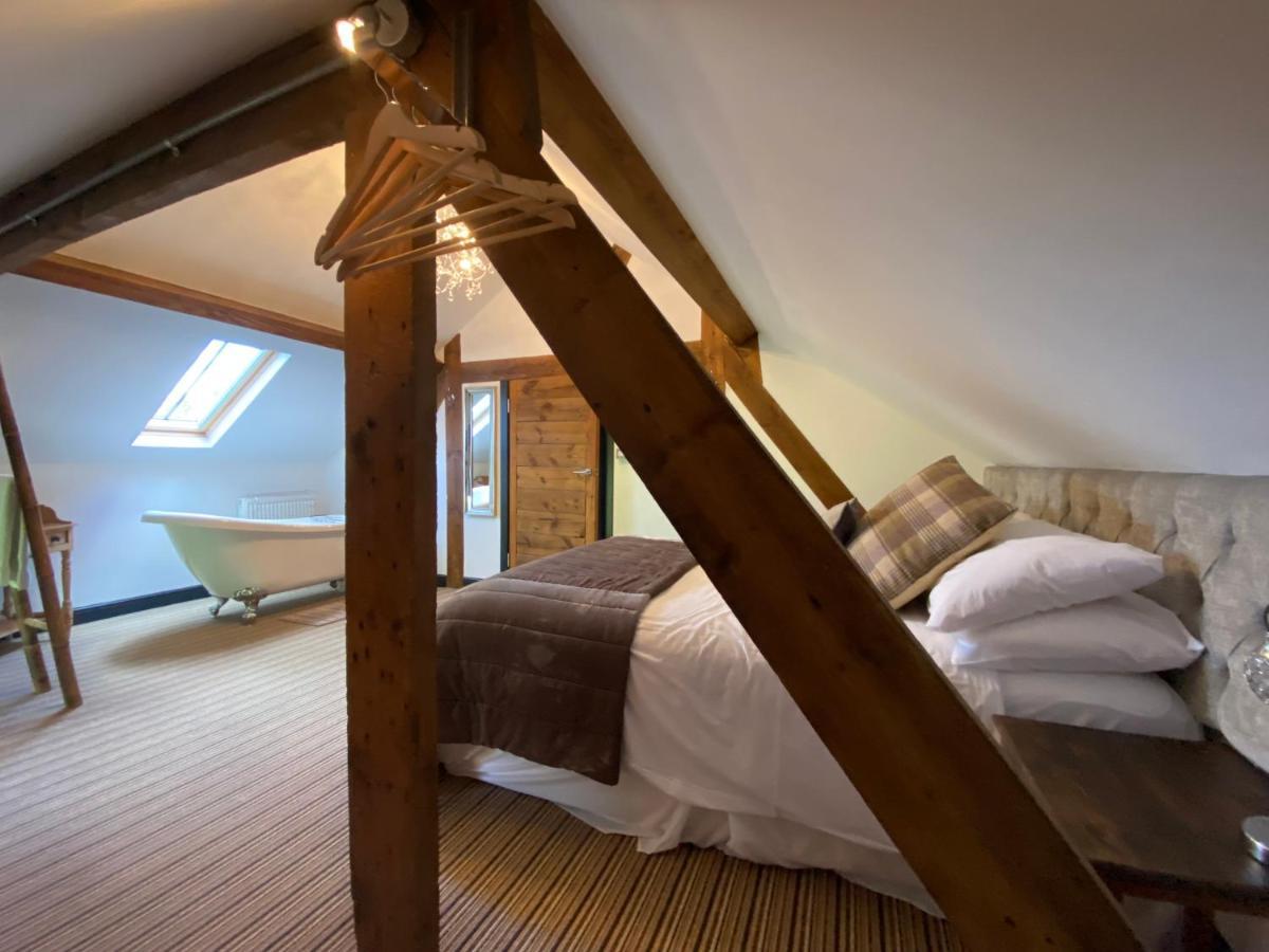Betsey Trotwood. Historic Stylish 2-Bed Cottage. Blundeston Exteriör bild