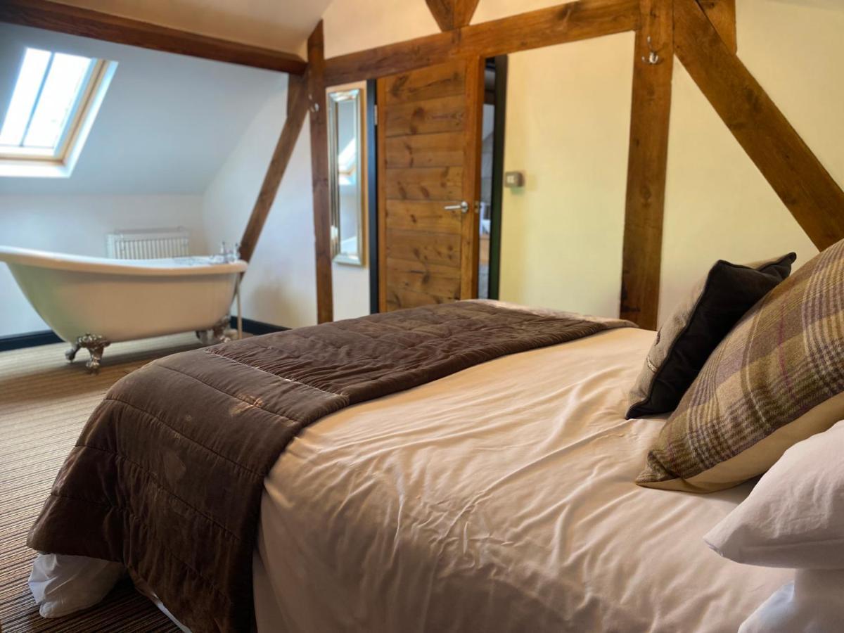 Betsey Trotwood. Historic Stylish 2-Bed Cottage. Blundeston Exteriör bild