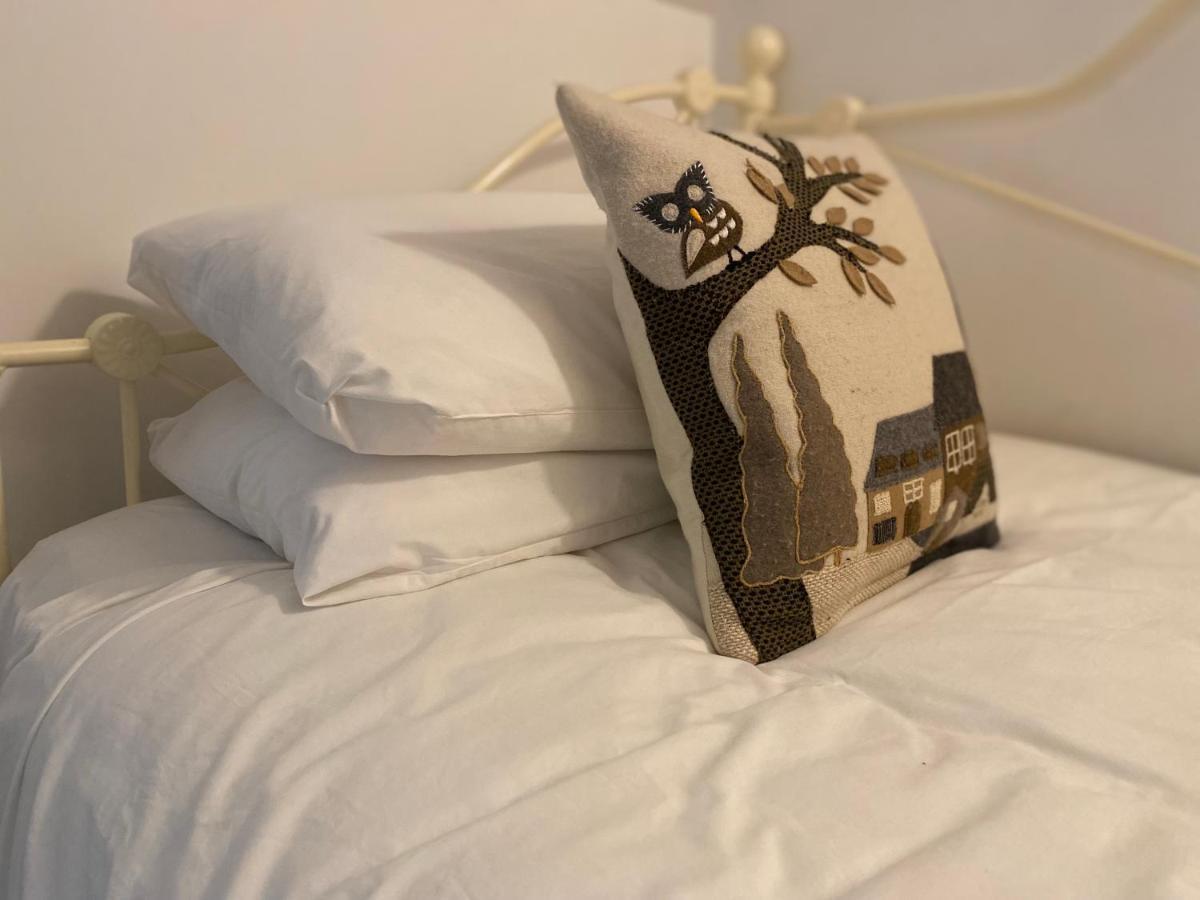 Betsey Trotwood. Historic Stylish 2-Bed Cottage. Blundeston Exteriör bild